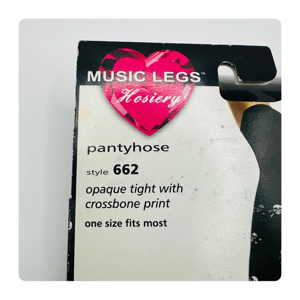 ★ NWT Music Legs Skull Pantyhose - Black/White ★